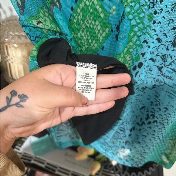 Joie Vibrant Green and Blue Blouse size large snake print - Picture 6 of 6